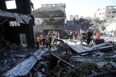 Cảnh đổ nát sau cuộc không kích của Israel xuống Gaza, ngày 4/11/2023. (Ảnh: THX/TTXVN)