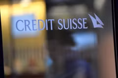 Biểu tượng Credit Suisse tại một chi nhánh. (Ảnh: THX/TTXVN)
