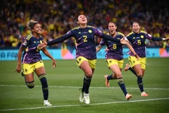 Niềm vui của các cầu thủ Colombia sau khi ghi bàn thắng vào lưới Đội tuyển Đức. (Ảnh: AFP/TTXVN)