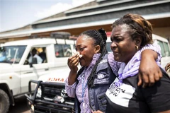 Nỗi đau của người dân khi thân nhân họ bị các tay súng sát hại tại Biakato thuộc tỉnh Ituri (Cộng hòa Dân chủ Congo) ngày 13/3/2020. (Nguồn: AFP/TTXVN) 