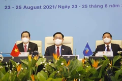 Chủ tịch Quốc hội Vương Đình Huệ cùng các vị lãnh đạo Quốc hội tham dự Lễ khai mạc Đại hội đồng AIPA lần thứ 42. (Ảnh: Doãn Tấn/TTXVN) 