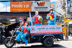 Những cán bộ, hội viên Chữ thập Đỏ không ngại hiểm nguy, vất vả, với mục tiêu hướng về cộng đồng. (Nguồn: Hội Chữ thập Đỏ Việt Nam) 