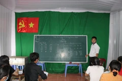 Cận cảnh lớp học 'diệt giặc dốt' ở huyện vùng cao Trạm Tấu