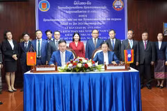 Chiều 4/3, tại thủ đô Vientiane diễn ra Lễ bàn giao Dự án cải tiến công tác quản trị hoạt động văn phòng theo hướng hiện đại hóa (Dự án E-office) giữa Cơ quan Kiểm toán Nhà nước Việt Nam (KTNN) và Cơ quan Kiểm toán Nhà nước Lào. (Ảnh: Đỗ Bá Thành/TTXVN)