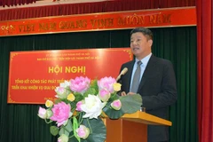 Phó Chủ tịch Ủy ban Nhân dân thành phố Hà Nội Nguyễn Mạnh Quyền phát biểu tại Hội nghị. (Nguồn: TTXVN phát) 