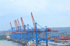 Một cụm cảng bốc dỡ hàng tại thành phố Hamburg (Đức). (Ảnh: Mạnh Hùng/TTXVN) 