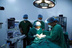 Báo động đỏ toàn viện cứu sống bệnh nhân hai lần ngừng tuần hoàn