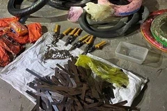 Tang vật thực hiện hành vi rải đinh trên Quốc lộ 51 của đối tượng Phạm Bá Quang. (Nguồn: TTXVN) 