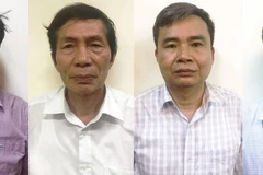 Bị can Trần Ngọc Hà, Lâm Chí Quang, Vũ Từ Công và Nguyễn Mạnh Chung. (Ảnh TTXVN) 