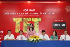 Bà Nguyễn Thị Ánh Hoa, Giám đốc Sở Du lịch Thành phố Hồ Chí Minh, phát biểu tại buổi giới thiệu và ra mắt Lễ hội Tết Việt 2021. (Ảnh: Thanh Vũ/TTXVN) 