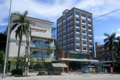 Phong tỏa bệnh viên đa khoa Hợp Lực do có các ca nhiễm COVID-19. (Ảnh: Nguyễn Nam/TTXVN) 