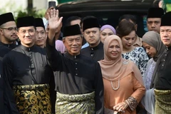 Ông Muhyiddin Yassin (thứ 2, trái, phía trước) tới lễ nhậm chức Thủ tướng Malaysia tại Kuala Lumpur, ngày 1/3/2020. (Nguồn: THX/TTXVN) 