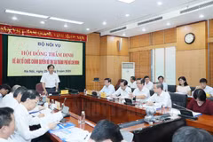 Thứ trưởng Bộ Nội vụ Trần Anh Tuấn, Chủ tịch Hội đồng thẩm định, phát biểu. (Nguồn: hcmcpv.org.vn) 