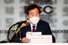 Thủ tướng Hàn Quốc Lee Nak-yon tại cuộc họp báo ở Seoul, Hàn Quốc, ngày 21/10/2020. (Nguồn: YONHAP/TTXVN) 