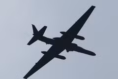 Máy bay trinh sát U-2S Dragon Lady của Mỹ cất cánh từ căn cứ không quân Osan ở Pyeongtaek, Hàn Quốc ngày 11/7/2023. (Ảnh minh họa: YONHAP/TTXVN)