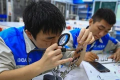 Năm 2023, lực lượng lao động đã qua đào tạo có bằng cấp, chứng chỉ ở Việt Nam chiếm 27% lao động cả nước. (Ảnh: Hoàng Hiếu/TTXVN)