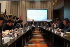 Chủ tịch Ủy ban Nhân dân Thành phố Hồ Chí Minh Phan Văn Mãi tham dự Hội nghị "Bàn tròn doanh nghiệp" giữa Thành phố Hồ Chí Minh-Việt Nam và Bang New South Wales - Australia. (Ảnh: Lê Đạt/TTXVN)