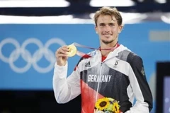 Tay vợt Alexander Zverev giành huy chương vàng đơn nam môn tennis tại Olympic Tokyo 2020 diễn ra tại Tokyo, ngày 1/8/2021. (Ảnh: Kyodo/TTXVN)