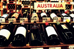 Trung Quốc đã nhất trí xem xét lại mức thuế quan đánh vào mặt hàng rượu vang nhập khẩu từ Australia. (Nguồn: Foodnavigator-asia)