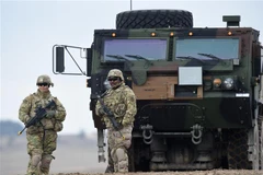 Binh sỹ Mỹ tuần tra trước buổi huấn luyện quân sự ở Grafenwoehr, Đức, ngày 4/3/2020. (Nguồn: AFP/TTXVN) 