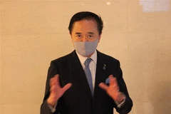 Ông Yuji Kuroiwa, Thống đốc tỉnh Kanagawa, phát biểu tại cuộc họp báo. (Ảnh: Đào Thanh Tùng/TTXVN) 