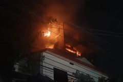 Nhà chức trách đang tiến hành điều tra nguyên nhân vụ cháy. (Nguồn: Dhakatribune)