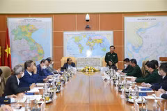 Thượng tướng Hoàng Xuân Chiến, Ủy viên Trung ương Đảng, Thứ trưởng Bộ Quốc phòng, phát biểu. (Ảnh: TTXVN phát) 
