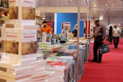 Khách tham quan Hội chợ Sách Quốc tế Baghdad, Iraq, ngày 19/9/2023. (Ảnh: THX/TTXVN)