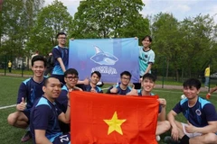 Một đội tuyển bóng đá của Việt Nam tham gia giao lưu. (Ảnh: Duy Trinh/TTXVN)