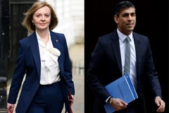 Cựu Bộ trưởng Tài chính Rishi Sunak (phải) và Ngoại trưởng Liz Truss của Anh. (Ảnh: AFP/ TTXVN) 