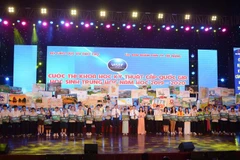 Các đội thi tham gia cuộc thi. (Ảnh: Văn Dũng/TTXVN)