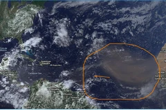 Đám mây bụi di chuyển qua Đại Tây Dương. (Nguồn: mexiconewsdaily.com) 