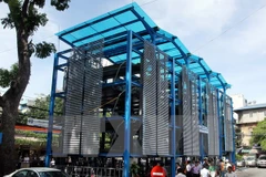 Bãi đỗ xe cao tầng tại số 32 phố Nguyễn Công Trứ, Hà Nội. (Ảnh: Thế Duyệt/TTXVN)