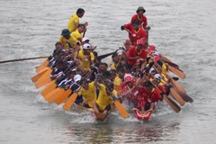 [Photo] Lễ hội đua thuyền trên quê hương Đại tướng Võ Nguyên Giáp