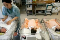 Hàn Quốc có tổng cộng 249.000 trẻ chào đời trong năm 2022, giảm 4,4% so với mức ghi nhận năm 2021. (Nguồn: Reuters)