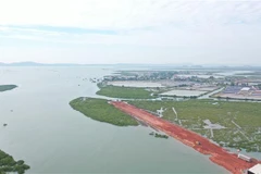 Khu vực triển khai dự án Bến cảng tổng hợp Vạn Ninh nhìn từ trên cao. (Ảnh: Thanh Vân/TTXVN) 