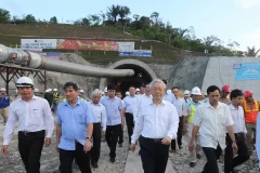 Những đóng góp của Tổng Bí thư về phát triển kinh tế đi đôi với tiến bộ xã hội