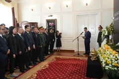 Ngày 25/7/2024, Đại sứ quán Việt Nam tại Liên bang Nga mở sổ tang và tổ chức lễ viếng Tổng Bí thư Nguyễn Phú Trọng. Ảnh: Duy Trinh - PV TTXVN tại Liên bang Nga