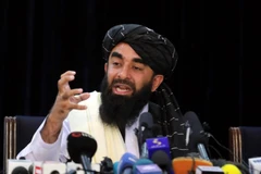 Các tay súng Taliban gác tại thủ đô Kabul, Afghanistan, ngày 16/8/2021. (Ảnh: THX/TTXVN) 