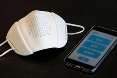 [Video] Nhật Bản phát triển loại khẩu trang có khả năng phiên dịch