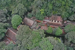 [Photo] Khám phá vẻ đẹp động và chùa Địch Lộng ở Ninh Bình