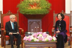 Bà Trương Thị Mai, Ủy viên Bộ Chính trị, Thường trực Ban Bí thư, Trưởng Ban Tổ chức Trung ương tiếp Chủ tịch Thượng viện Nhật Bản Otsuji Hidehisa. (Ảnh: Phương Hoa/TTXVN)