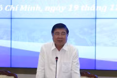 Chủ tịch Ủy ban Nhân dân Thành phố Hồ Chí Minh Nguyễn Thành Phong phát biểu tại hội nghị. (Ảnh: Trần Xuân Tình/TTXVN) 