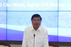 Chủ tịch Ủy ban Nhân dân Thành phố Hồ Chí Minh Nguyễn Thành Phong phát biểu tại hội nghị. (Ảnh: Trần Xuân Tình/TTXVN) 