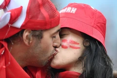 Những hình ảnh ấn tượng của các cổ động viên EURO 2020