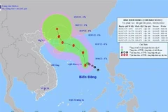 Bản đồ đường đi của bão CHABA trên biển Đông. (Ảnh: TTXVN phát) 