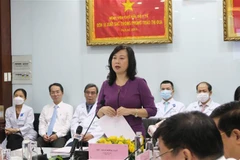 Quyền Bộ trưởng Bộ Y tế Đào Hồng Lan phát biểu tại buổi làm việc với Bệnh viện Chợ Rẫy Thành phố Hồ Chí Minh. (Ảnh: Đinh Hằng/TTXVN) 