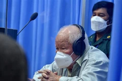 Cựu thủ lĩnh Khmer Đỏ Khieu Samphan trong phiên xét xử của ECCC tại Phnom Penh, Campuchia, ngày 16/8/2021. (Ảnh: AFP/TTXVN) 