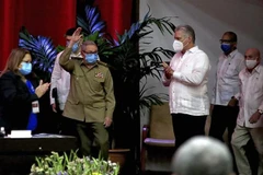 Bí thư Thứ nhất Đảng Cộng sản Cuba (PCC), Đại tướng Raúl Castro Ruz (thứ 2, trái, hàng trước) tại phiên khai mạc Đại hội Đảng Cộng sản Cuba ở La Habana, ngày 16/4/2021. (Nguồn: AFP/TTXVN)