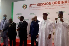 Lãnh đạo các quốc gia thuộc Cộng đồng Kinh tế Tây Phi (ECOWAS) tại Hội nghị thượng đỉnh ở Niamey, Niger, thảo luận về tình hình Mali sau cuộc binh biến, ngày 7/9/2020. (Nguồn: AFP/TTXVN) 